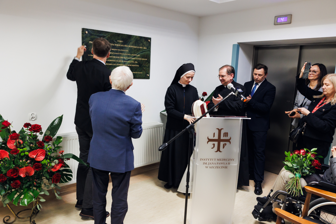Uroczyste odsłonięcie tablicy